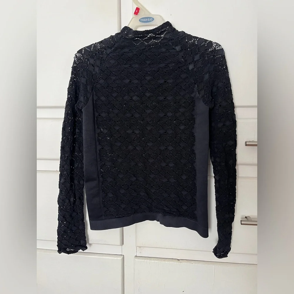 Free People Diamond Lace mock neck top in black size m/l